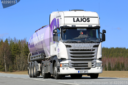 Image of White Scania Semi R410 Tank Truck Purple Trailer