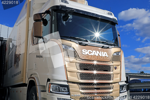 Image of NextGen Scania Truck Front with Star Reflections