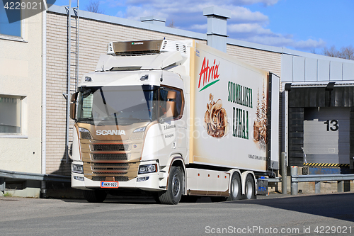 Image of Next Generation Scania R500 at Loading Zone