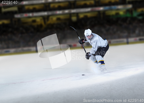 Image of ice hockey player in action