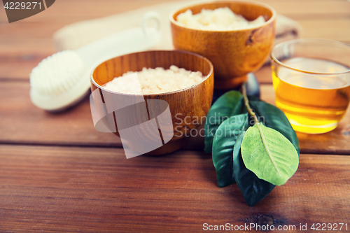 Image of close up of himalayan pink salt and bath stuff