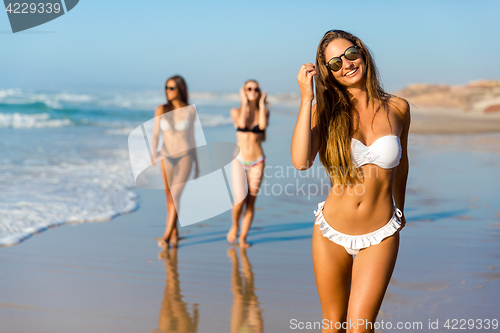 Image of We love beach