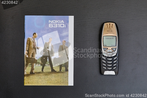 Image of Old Nokia mobile phone