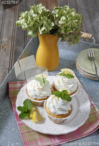 Image of Lemon cupcakes