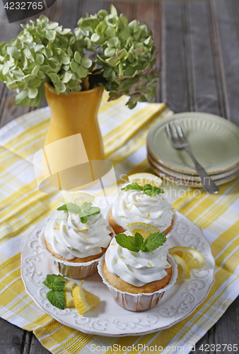 Image of Lemon cupcakes