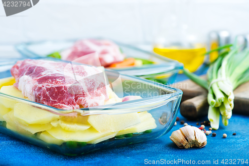 Image of vegetables and meat in bowl