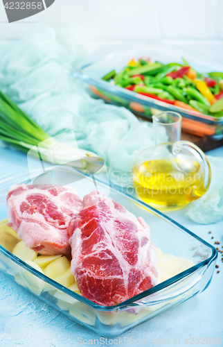 Image of vegetables and meat in bowl