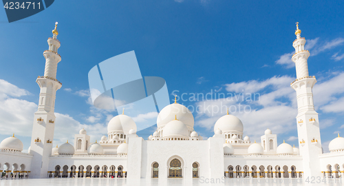 Image of Sheikh Zayed Grand Mosque, Abu Dhabi, United Arab Emirates.