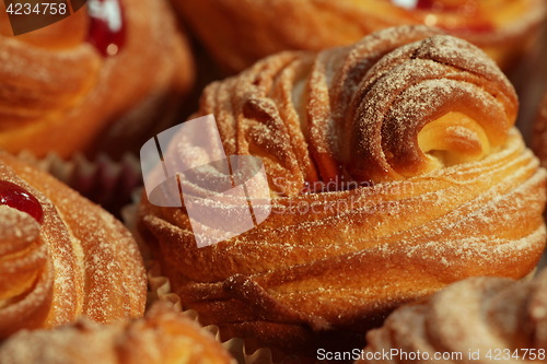 Image of American cruffins with jam 