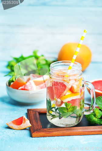 Image of fresh drink with grapefruit