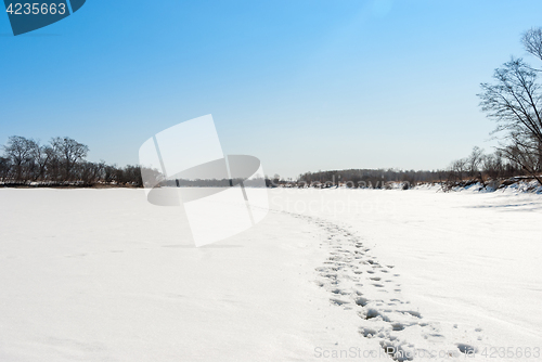 Image of footprints in the snow