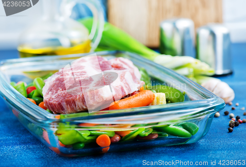 Image of vegetables and meat in bowl