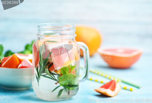 Image of fresh drink with grapefruit