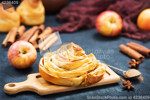 Image of pie with apple