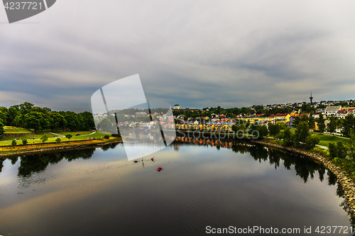 Image of river Nidelven