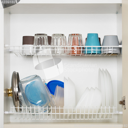 Image of lots of wet dishes