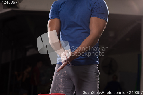 Image of Gym Chalk Magnesium Carbonate hands clapping man