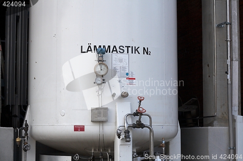 Image of liquid nitrogen storage tank