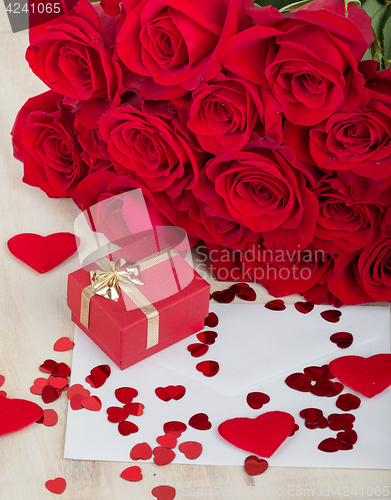 Image of Valentine gift red roses