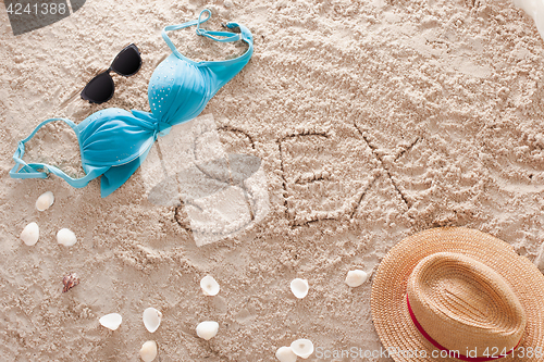 Image of Sex in a sandy tropical beach