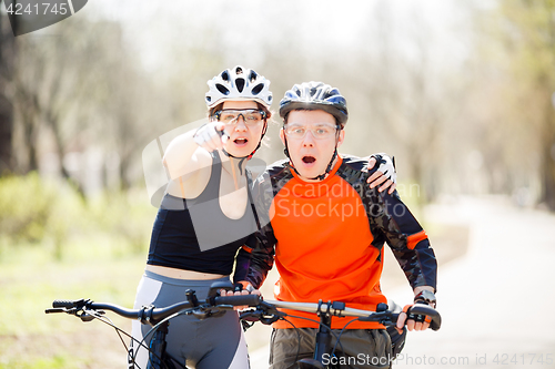 Image of Photo of couple on bicycles