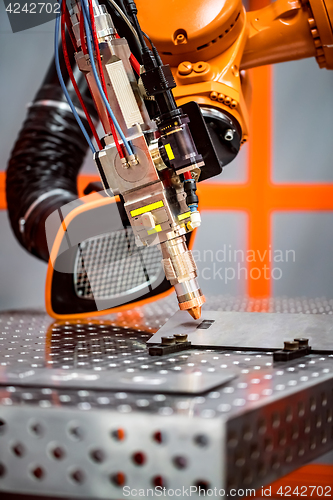 Image of Fibre laser robotic remote cutting system