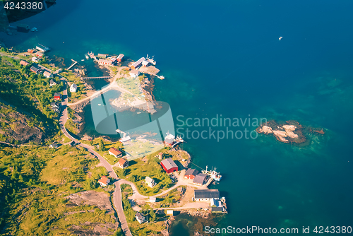 Image of Houses near sea