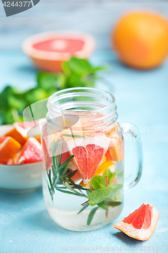 Image of fresh drink with grapefruit