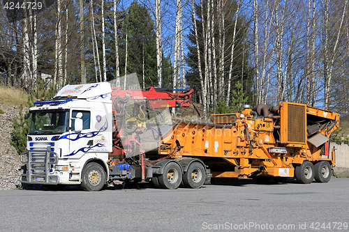 Image of Truck Mounted Equipement for Recycling Logging Residue