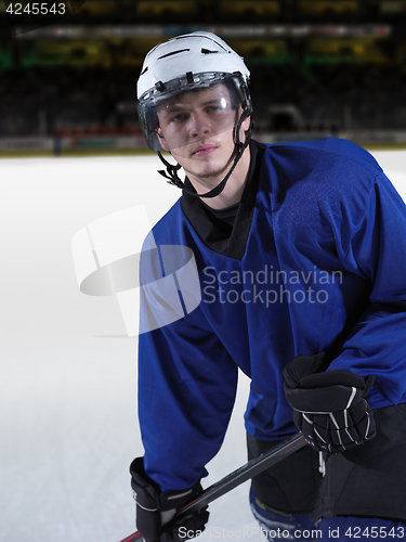 Image of ice hockey player in action