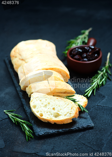 Image of bread with olives