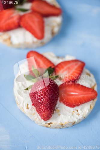 Image of Strawberry sandwiches with mascarpone