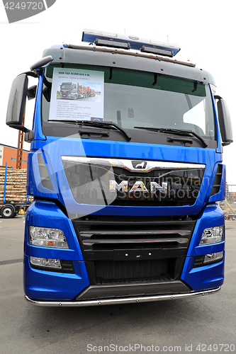 Image of Blue MAN TGX Logging Truck Front View