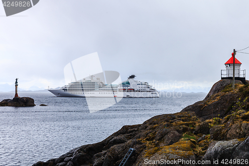 Image of cruise ship visits