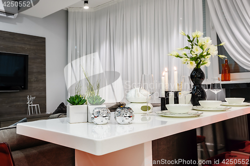 Image of Modern white dining set in luxury dining room