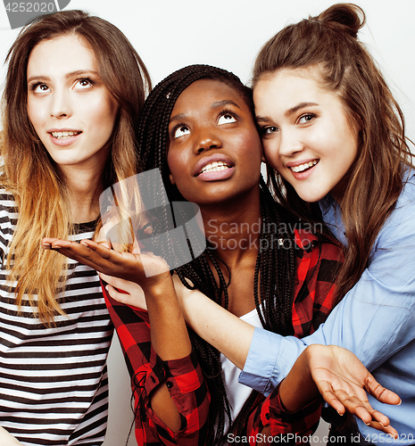 Image of diverse multi nation girls group, teenage friends company cheerful having fun, happy smiling, cute posing isolated on white background, lifestyle people concept, african-american and caucasian