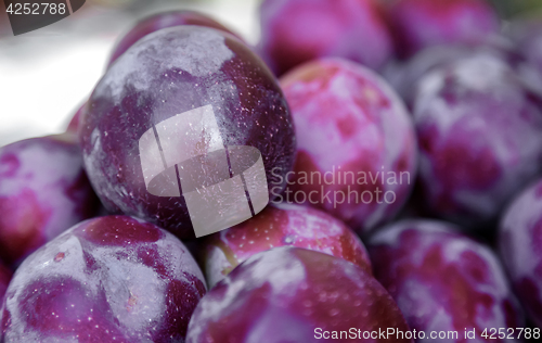 Image of Fruit: large fruit with plums.