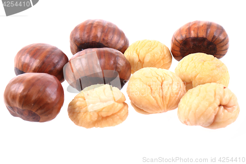 Image of fresh edible chestnuts