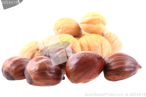 Image of fresh edible chestnuts