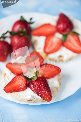 Image of Strawberry sandwiches with mascarpone