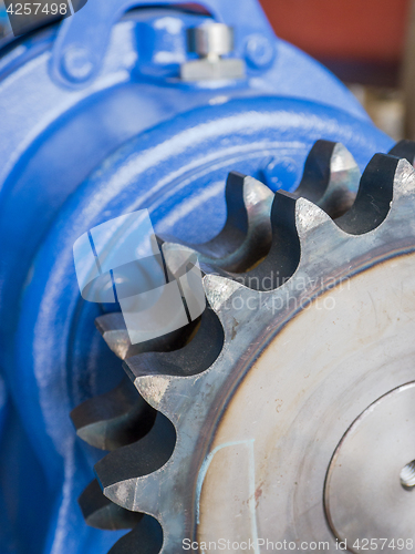 Image of Cogwheels on a driveshaft