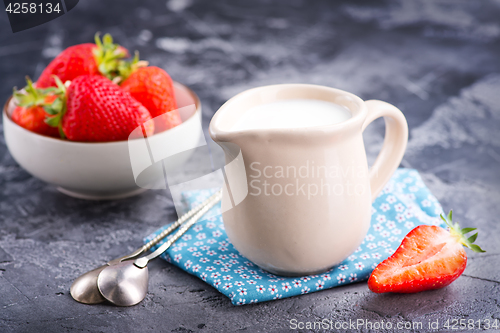 Image of milk and strawberry