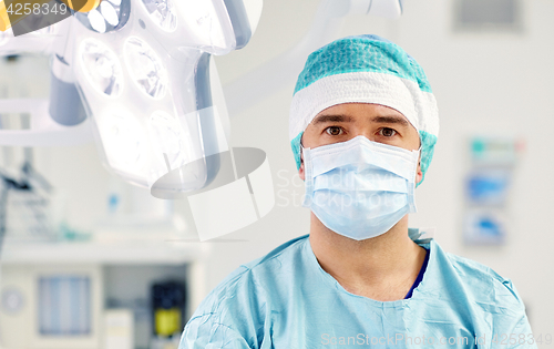 Image of surgeon in operating room at hospital