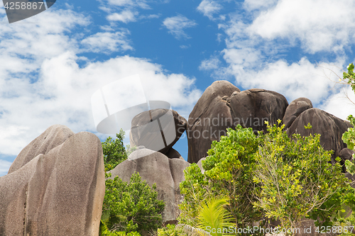 Image of rocks on seychelles island