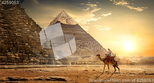 Image of Nomad near pyramids