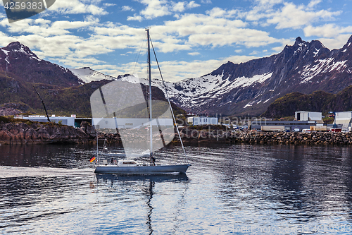 Image of Arriving by sea