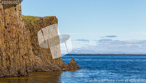 Image of On the edge of the cliff - Iceland