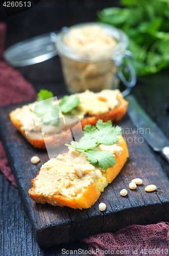 Image of bread with pate