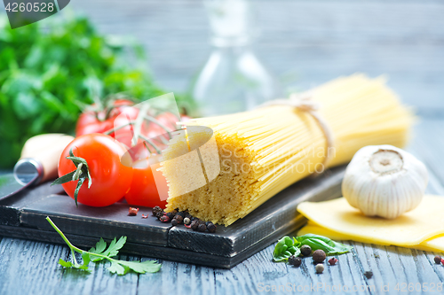 Image of pasta and tomato