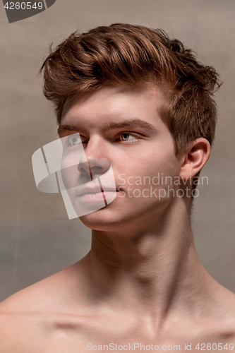 Image of The face of male ballet dancer over gray background
